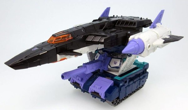 New Legends Photos What Has TakaraTomy Changed For LG58 Autobot Clones LG59 Blitzwing LG60 Overlord  (12 of 15)